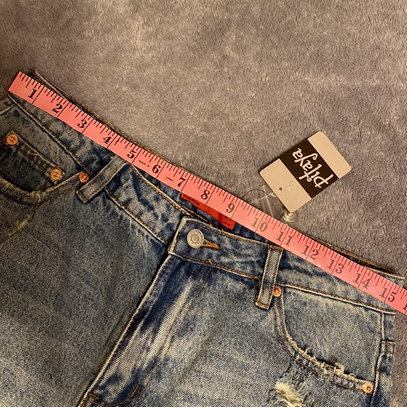 Pitaya Signature Distressed Jean Walking Shorts Large - Picture 5 of 7